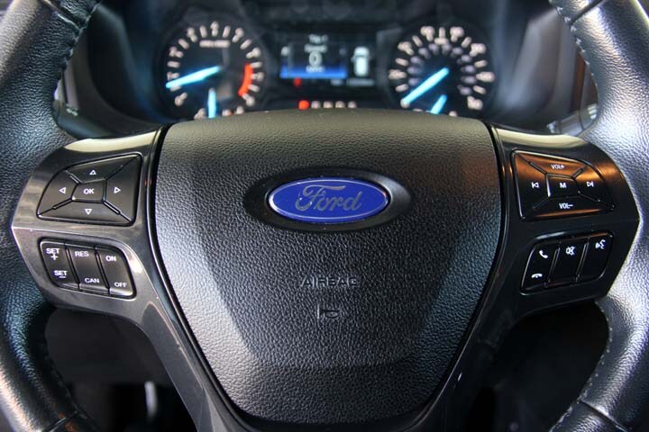 2019 Ford Explorer XLT photo 3