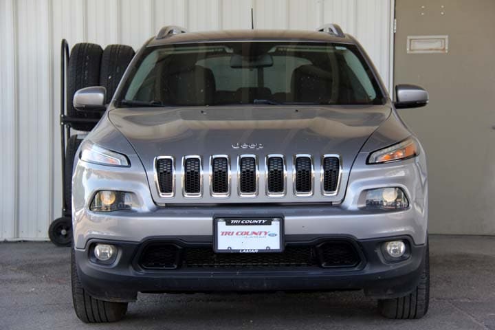 Used 2017 Jeep Cherokee Latitude with VIN 1C4PJMCS2HW589996 for sale in Lamar, CO