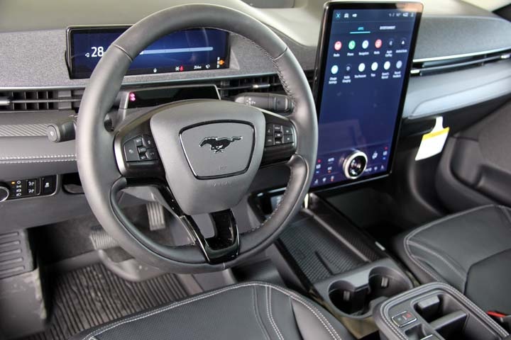 2025 Ford Mustang Mach-E Premium - Photo 14
