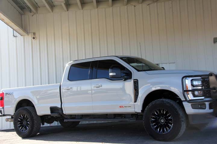 2025 Ford F-350 Super Duty Lariat's photo