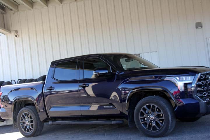 2023 Toyota Tundra Platinum's photo