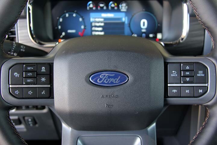 2025 Ford F-150 Lariat photo 3