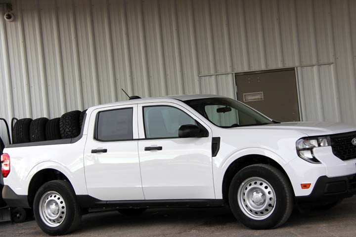 2025 Ford Maverick XL's photo