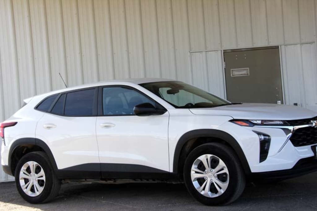 Used 2025 Chevrolet Trax LS Wagon