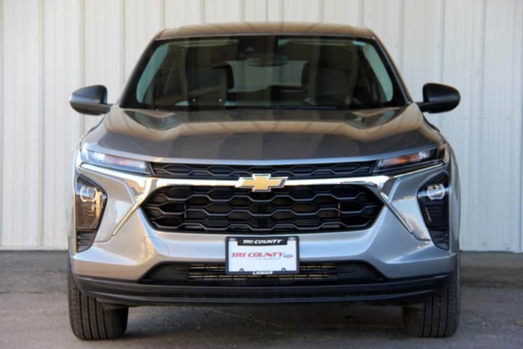 Used 2025 Chevrolet Trax LS Wagon