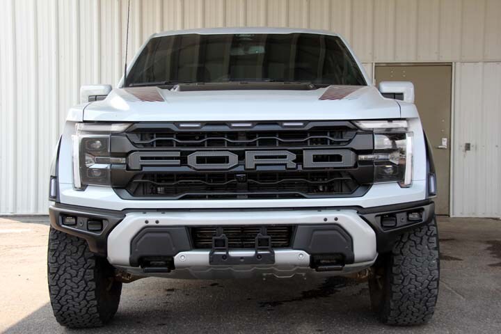 2025 Ford F-150 Raptor photo 2