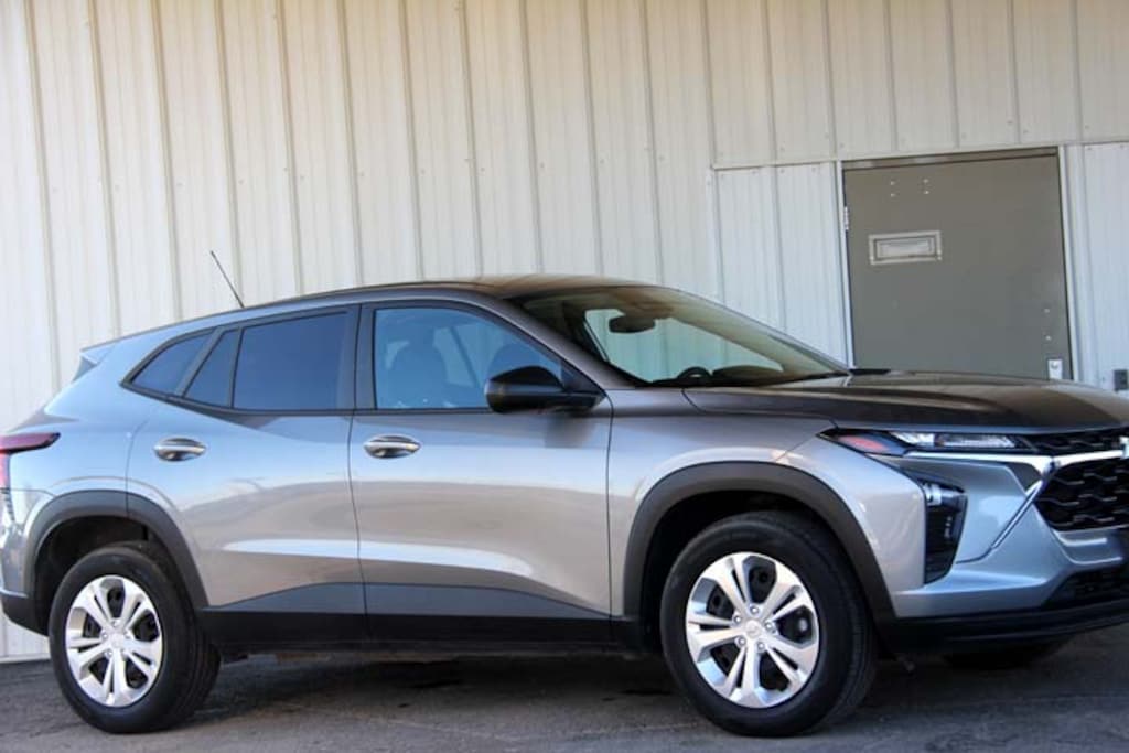 Used 2025 Chevrolet Trax LS Wagon