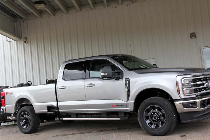 2027 Ford F-350 Cab; Crew