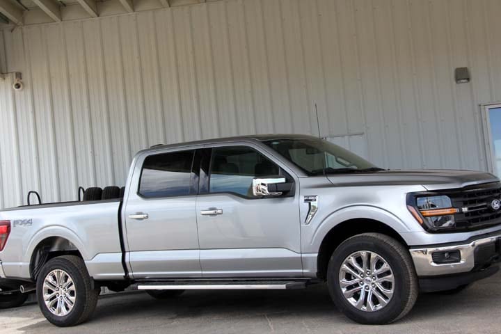 View vehicle photo 7
