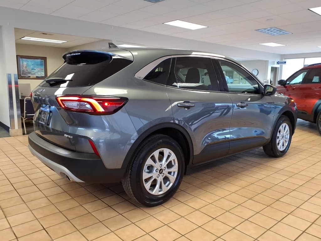2024 Ford Escape Active photo 2