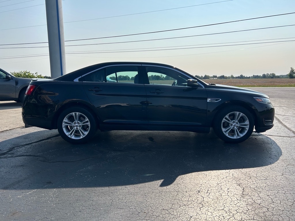 Used 2018 Ford Taurus SEL with VIN 1FAHP2E89JG135632 for sale in Oak Harbor, OH