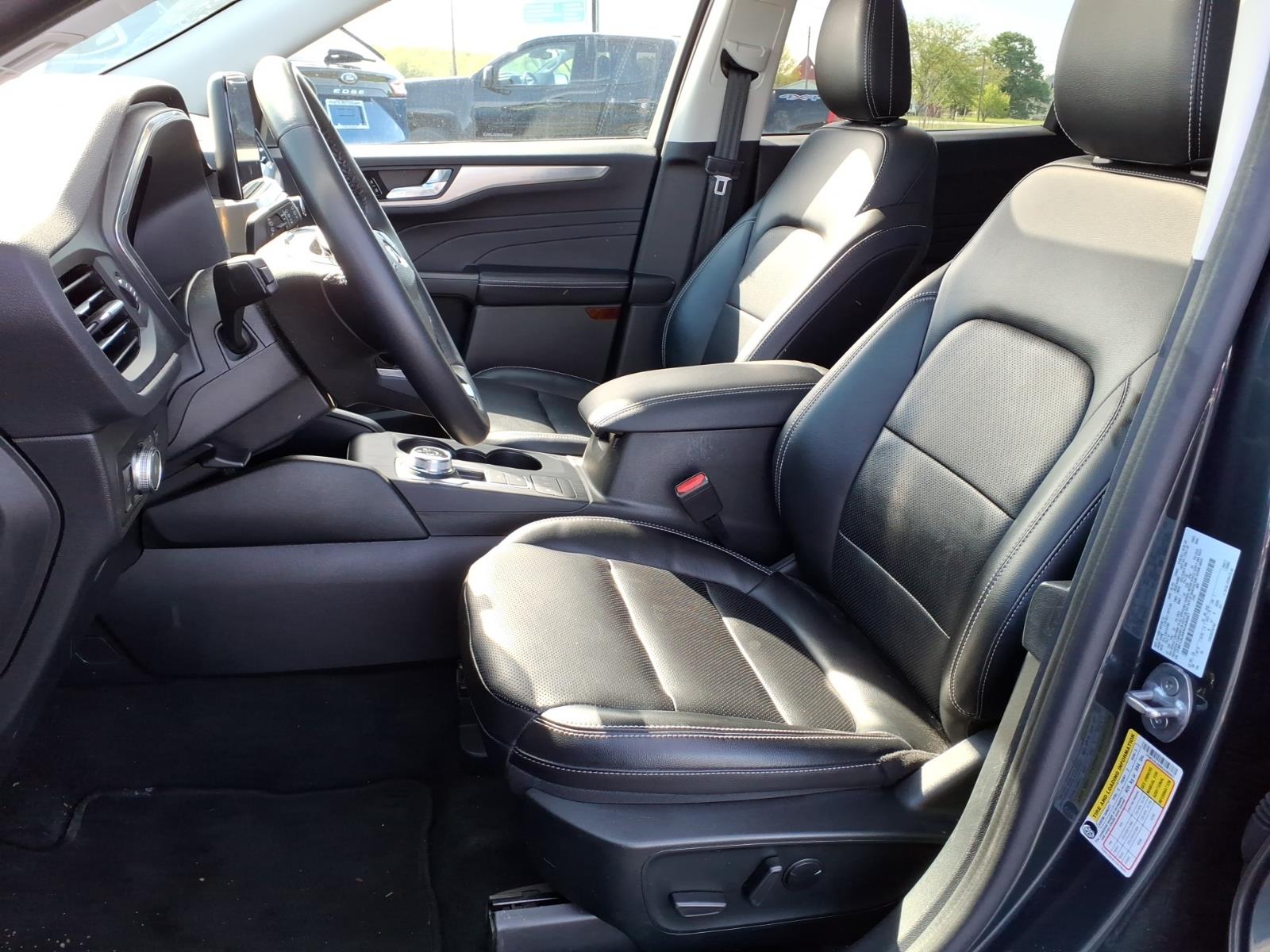 2022 Ford Escape Titanium - Photo 10