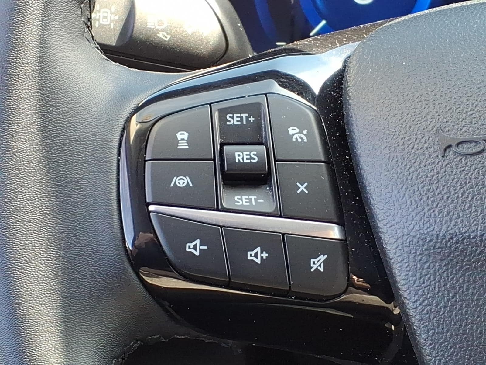 2022 Ford Escape Titanium - Photo 23
