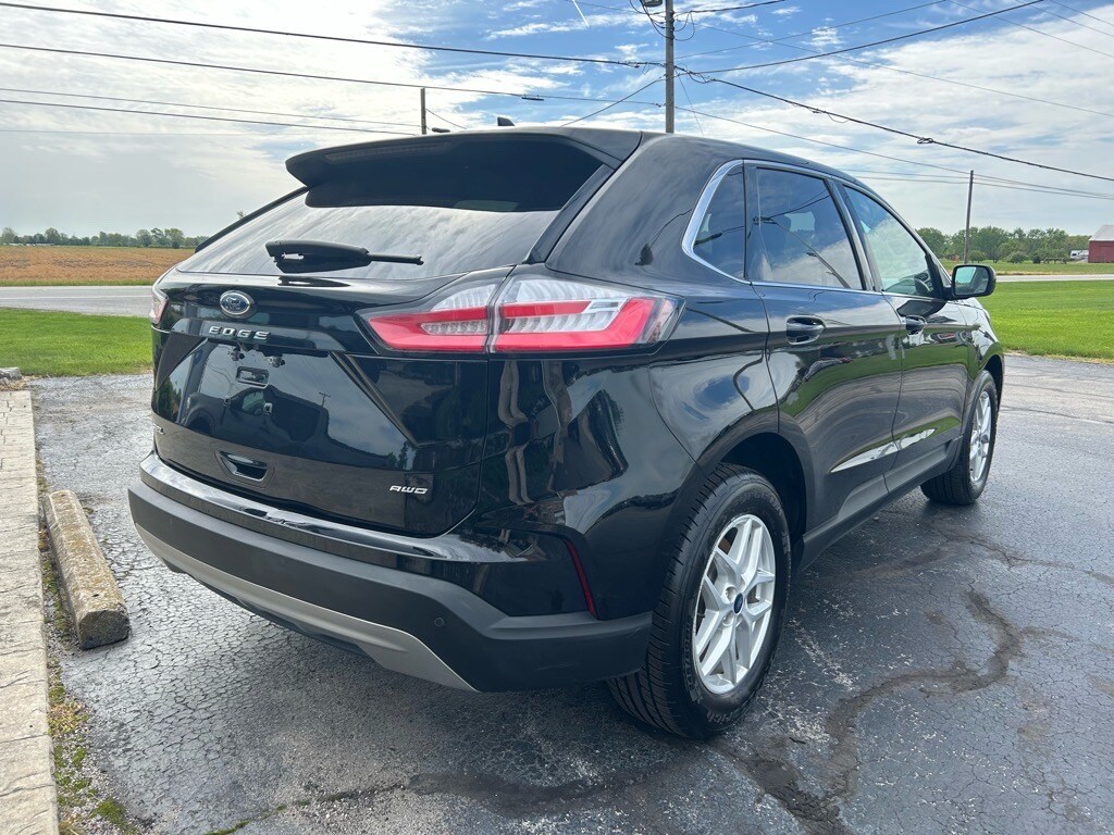 2022 Ford Edge SEL photo 3