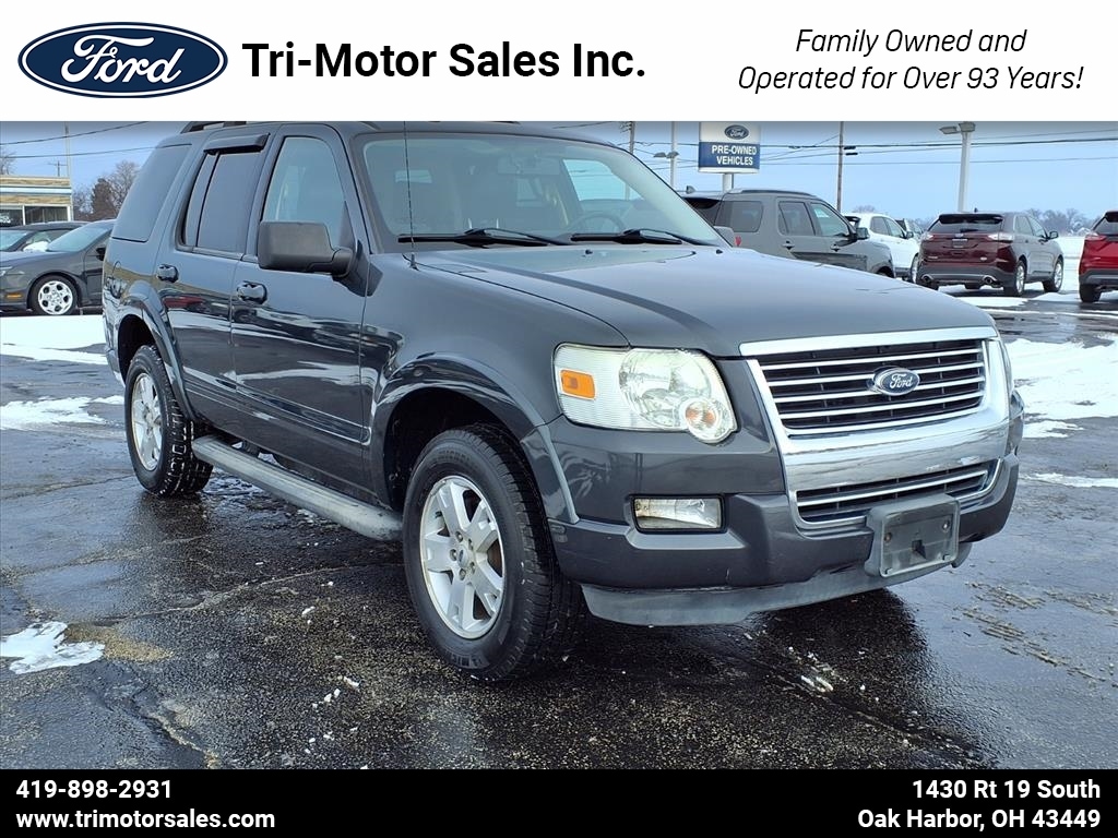 2010 Ford Explorer XLT's photo
