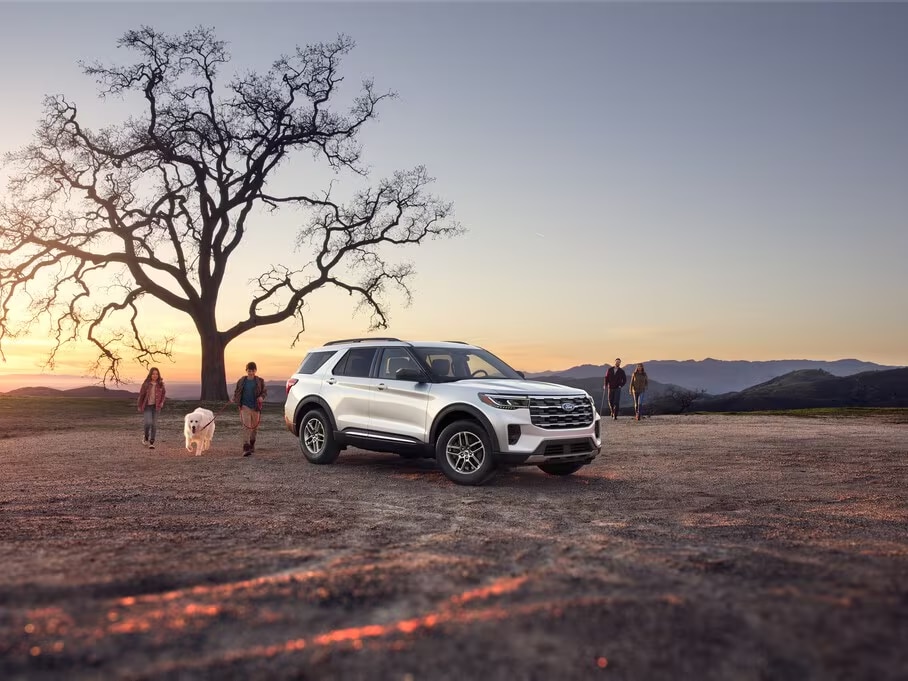  Ford Explorer in the snow