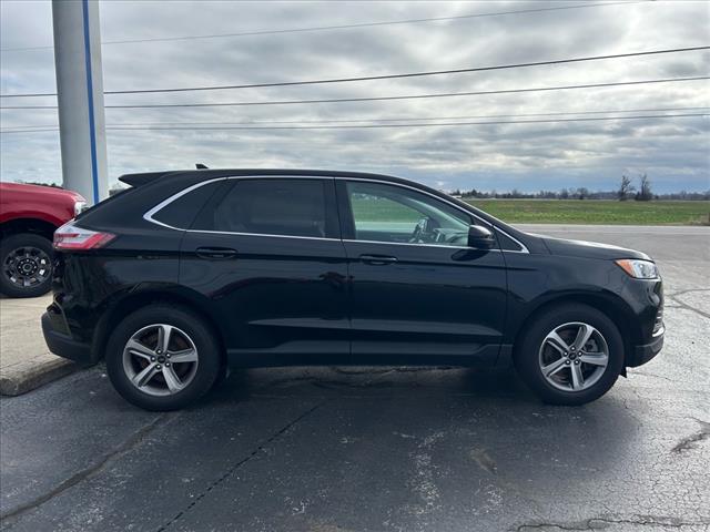 2023 Ford Edge SEL photo 3