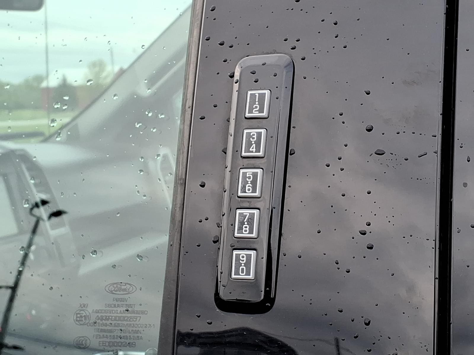 2017 Ford F-150 XLT - Photo 11