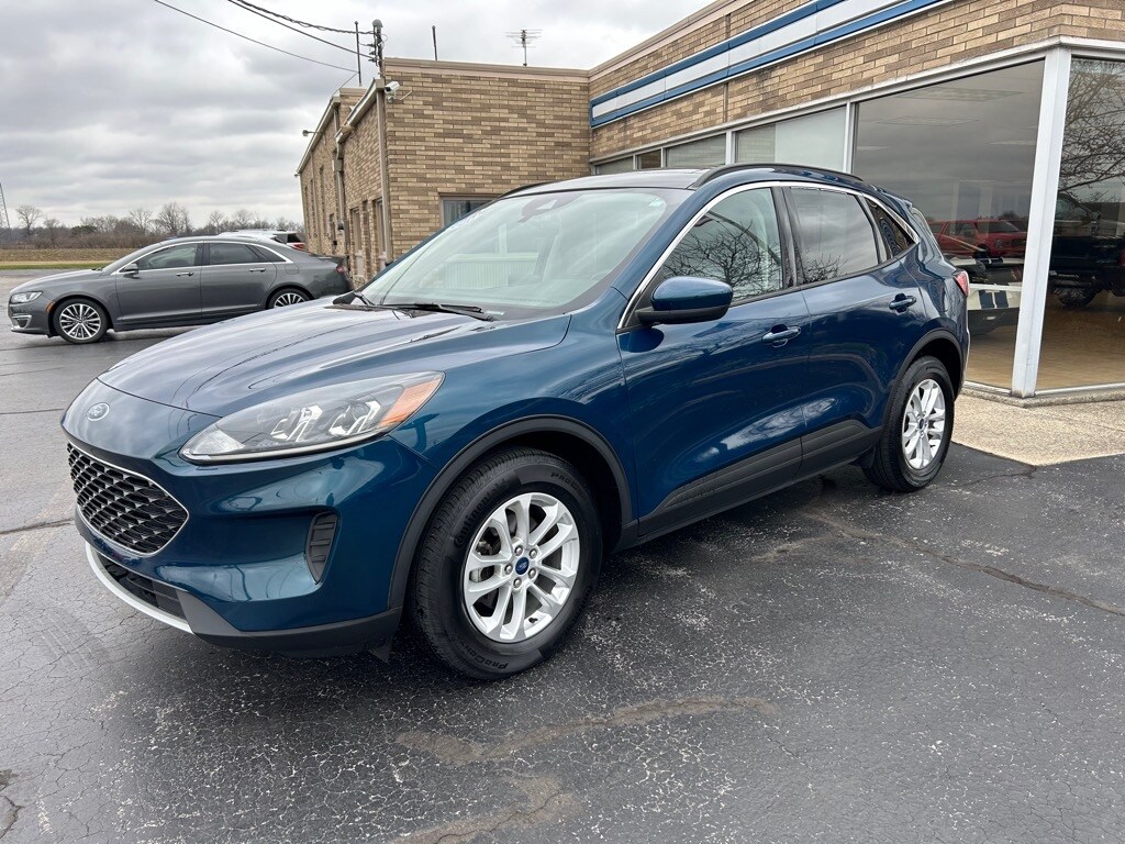 2020 Ford Escape SE photo 3