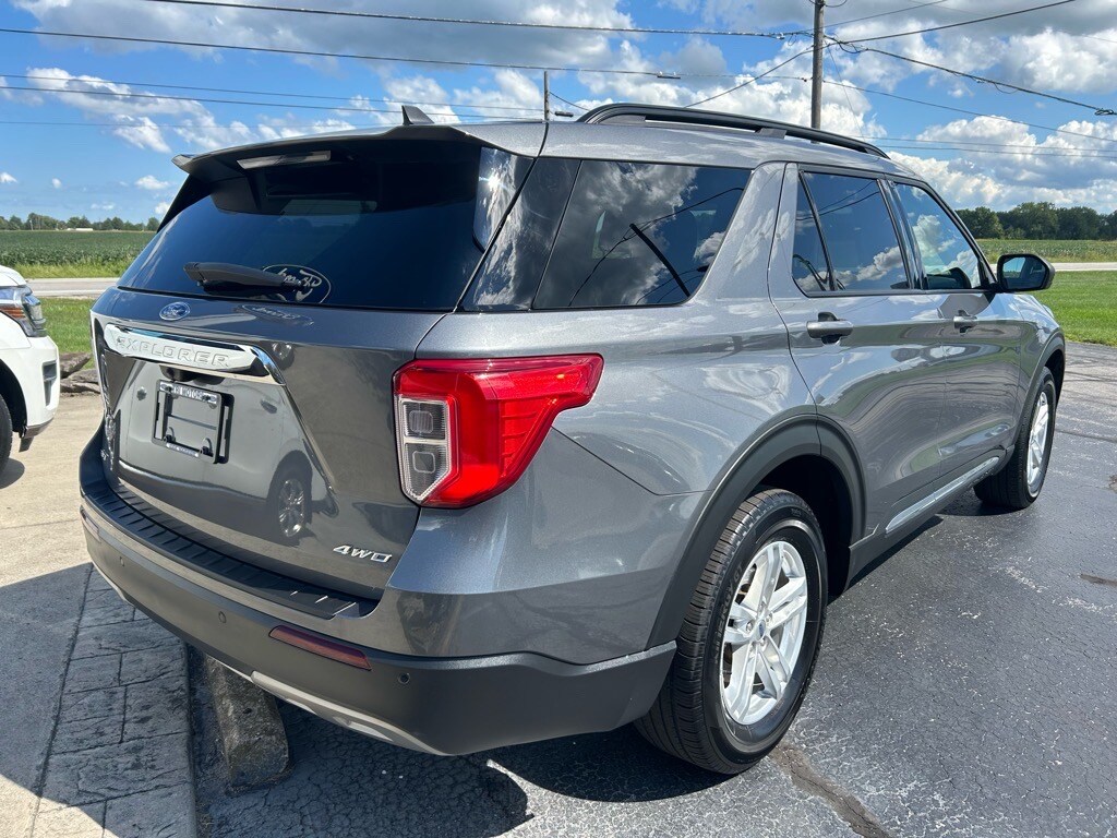 2022 Ford Explorer XLT photo 2