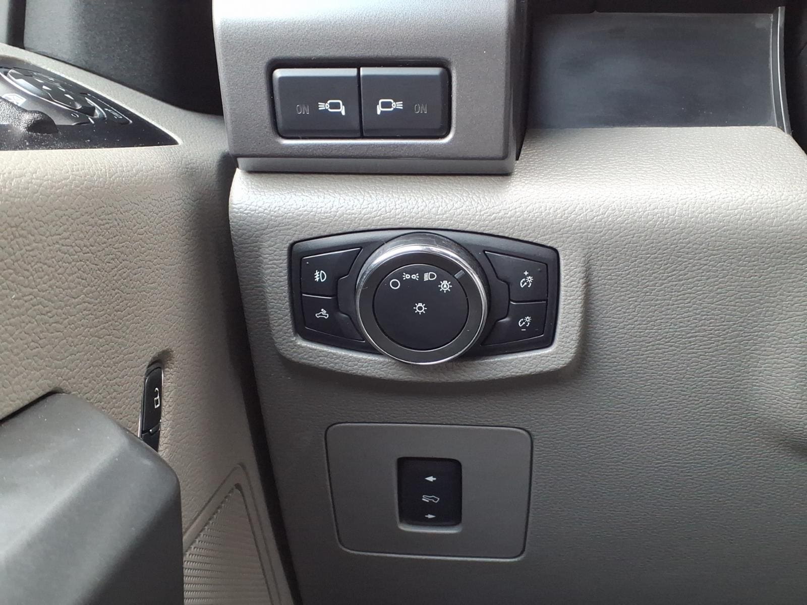2017 Ford F-150 XLT - Photo 25