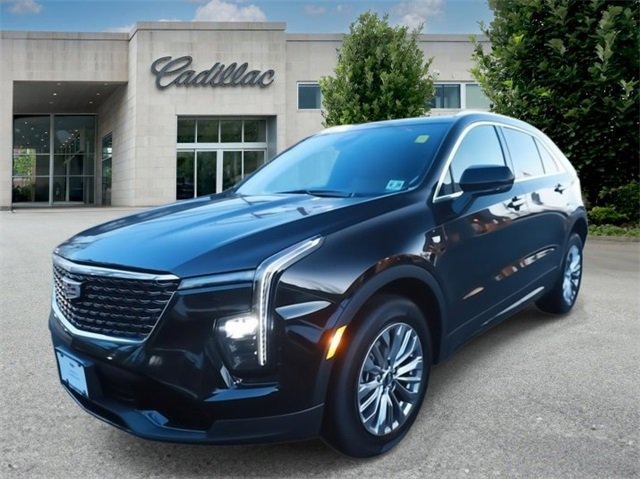2024 Cadillac XT4 Premium Luxury photo 3