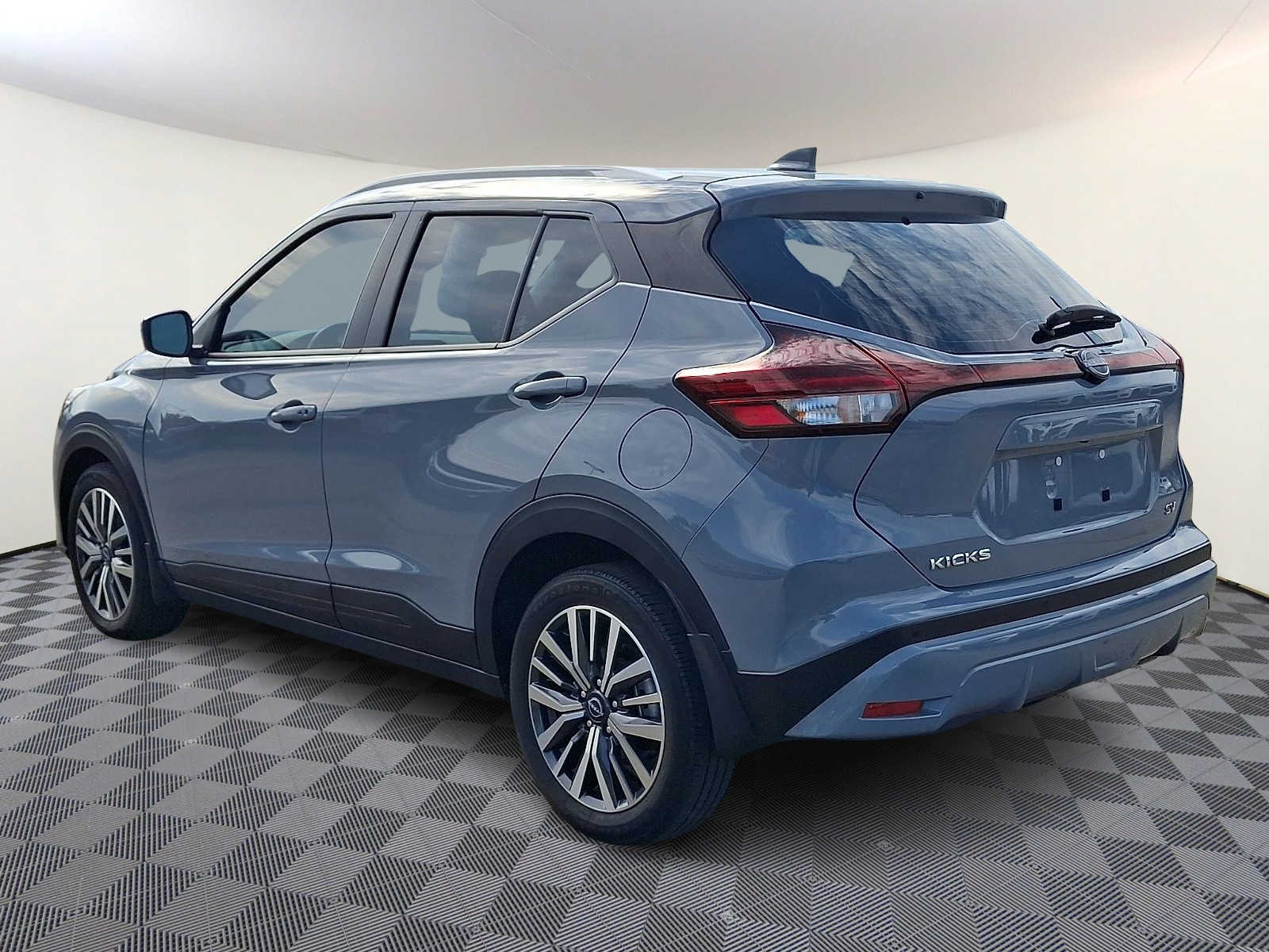 Used 2023 Nissan Kicks SV SUV