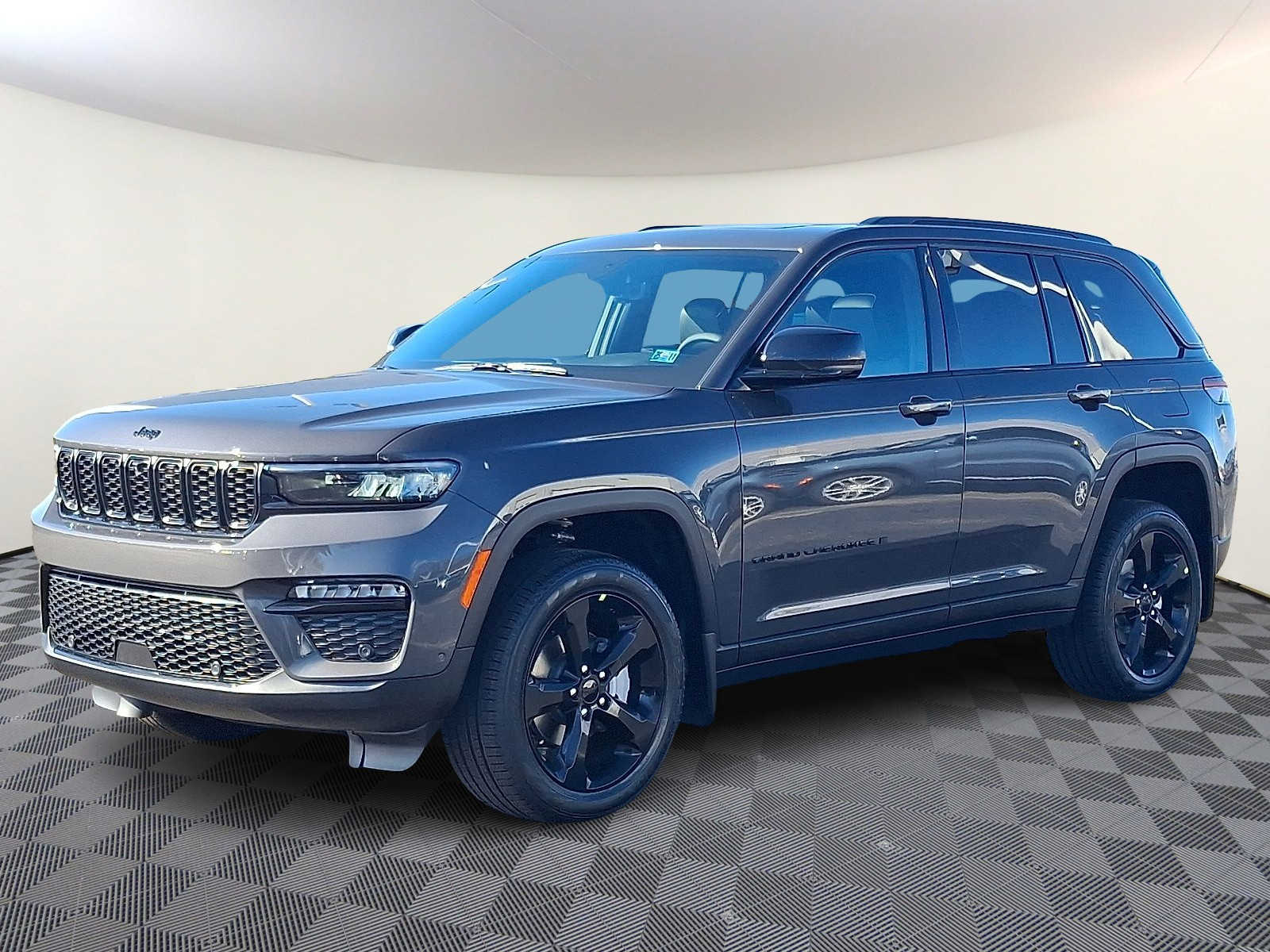 Used 2025 Jeep Grand Cherokee Limited SUV