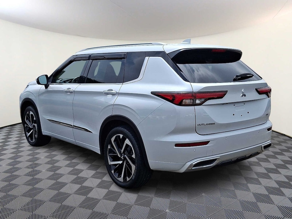Used 2023 Mitsubishi Outlander SEL SUV