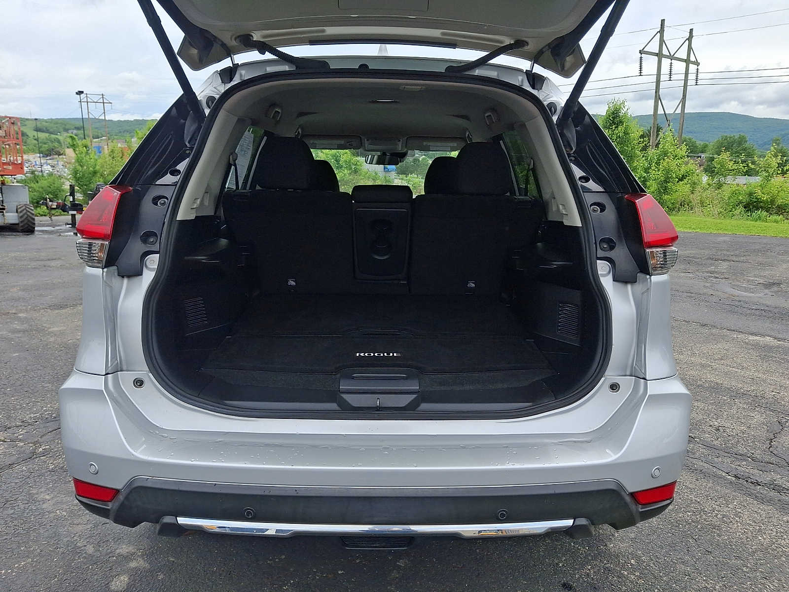 2020 Nissan Rogue SV - Photo 29