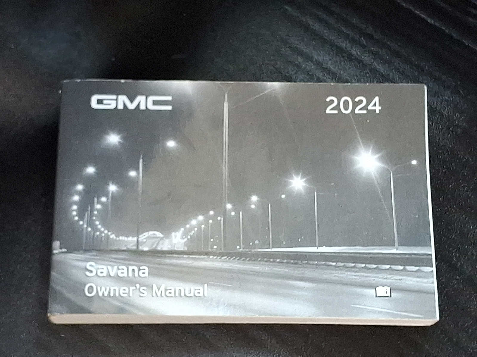 2024 GMC Savana Cargo Work Van - Photo 23