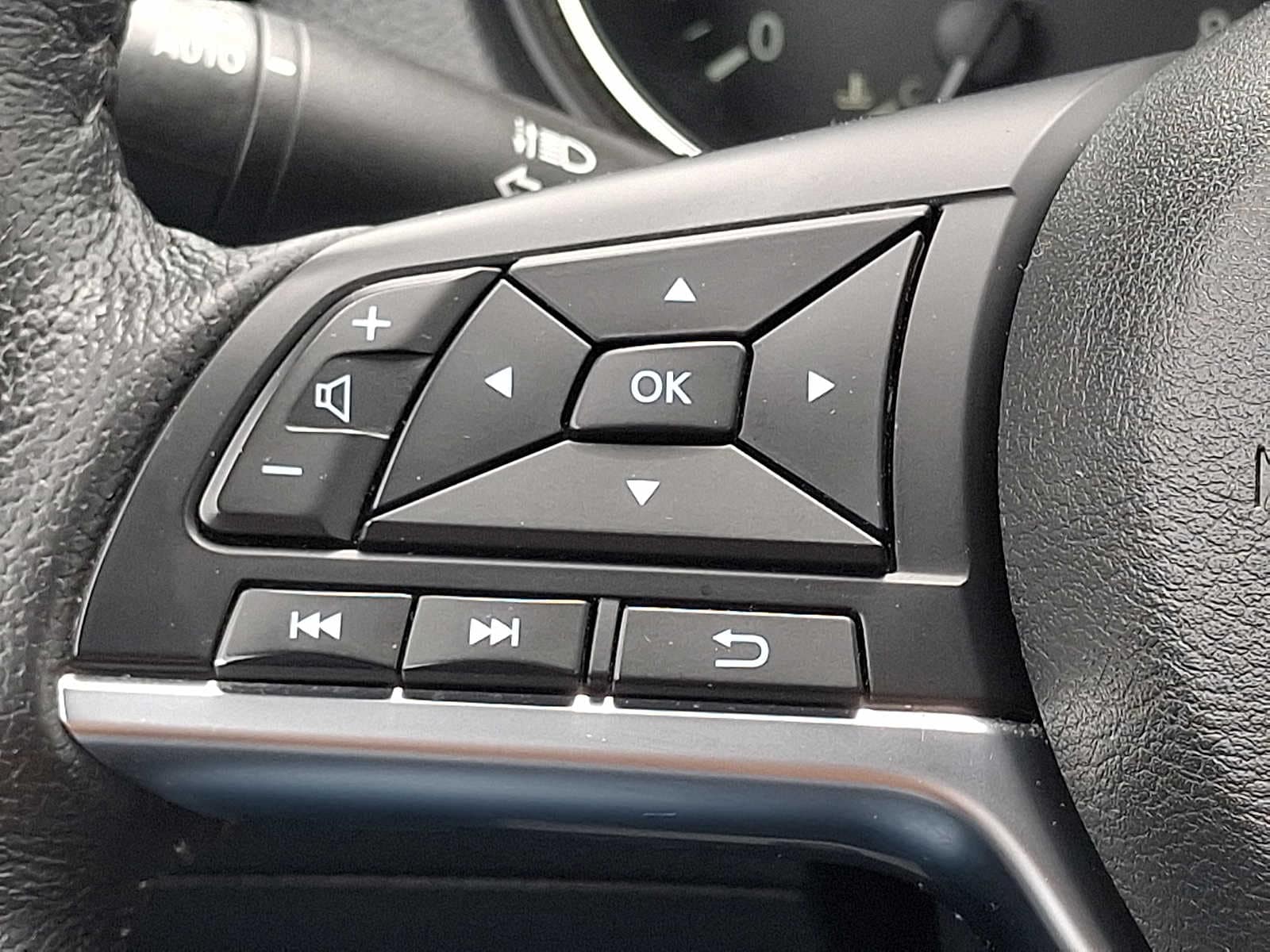 2020 Nissan Rogue SV - Photo 20