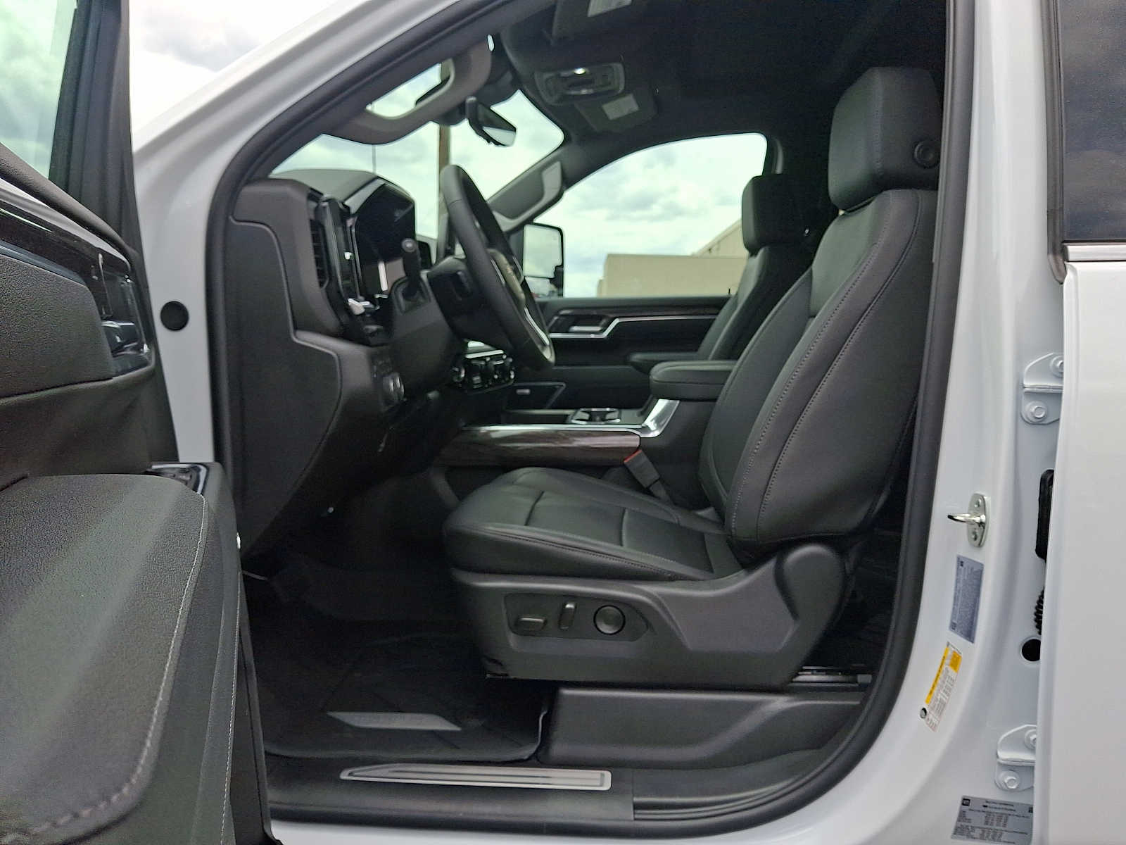 2026 Chevrolet Silverado 3500 HD LTZ - Photo 11