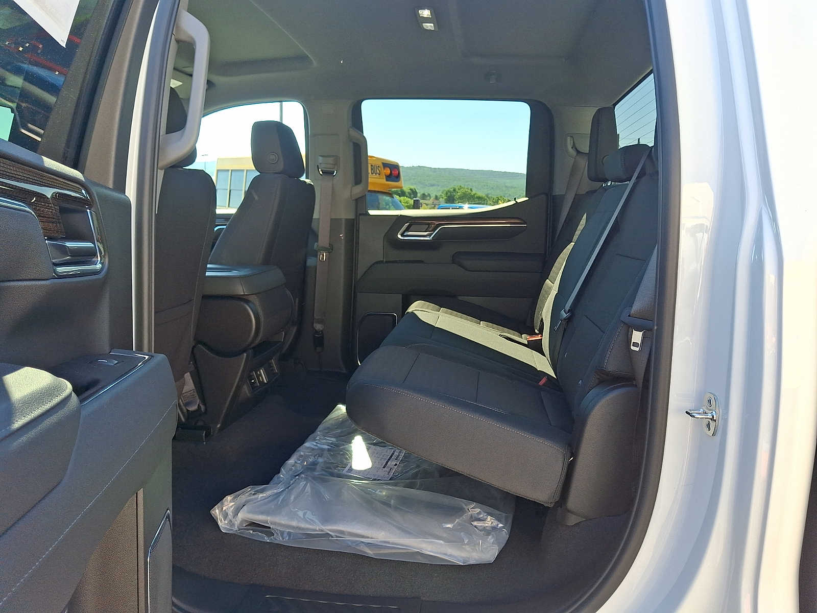 2026 Chevrolet Silverado 1500 LT - Photo 6