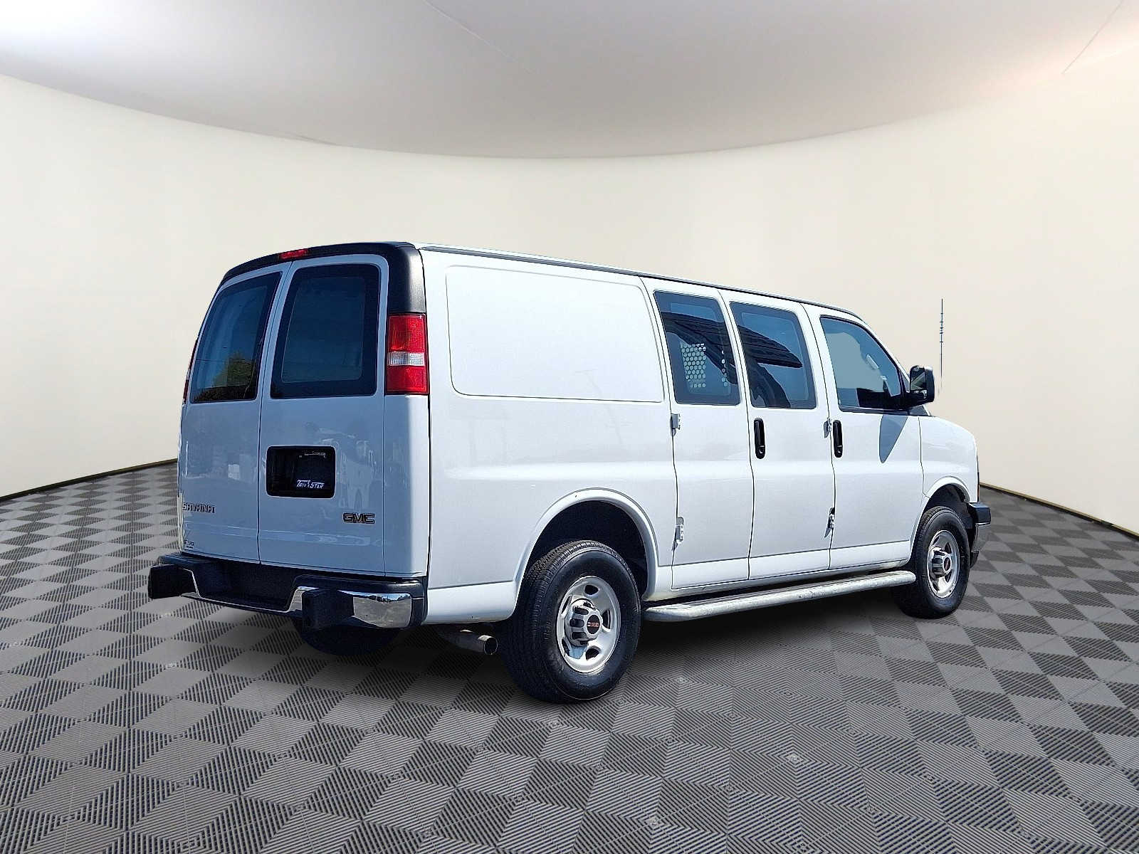2024 GMC Savana Cargo Work Van - Photo 6