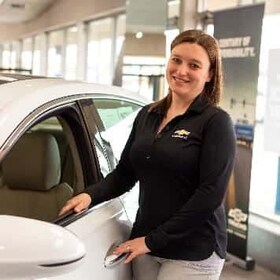 Staff member Janell Butterly from ID_bd0684553252