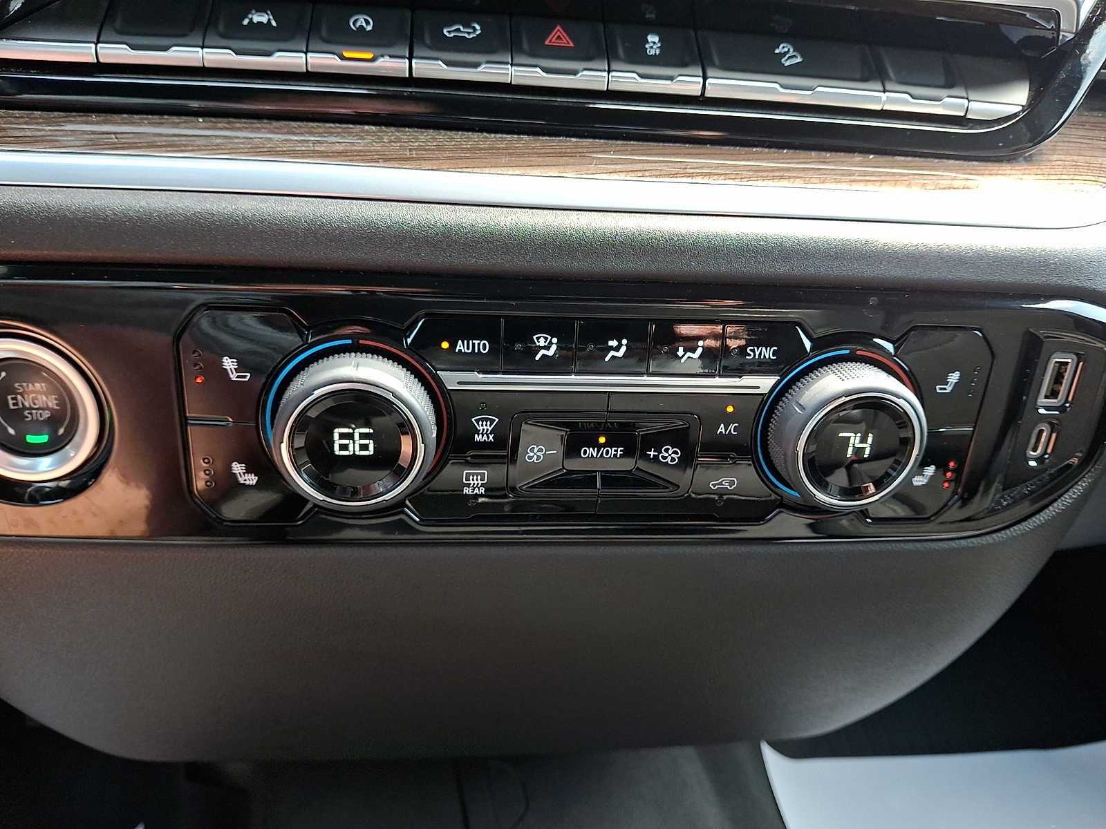 2022 Chevrolet Silverado 1500 RST - Photo 16
