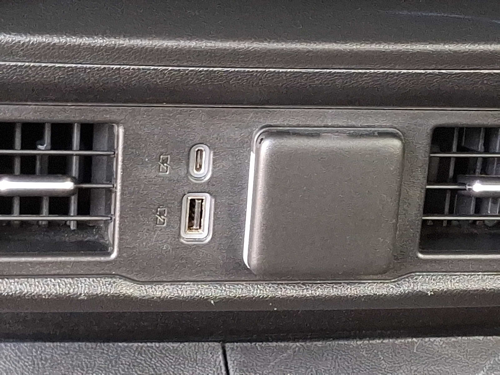 2022 Chevrolet Silverado 1500 RST - Photo 11