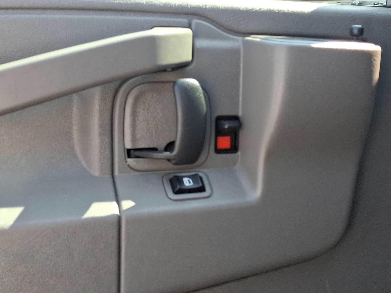 2024 GMC Savana Cargo Work Van - Photo 12