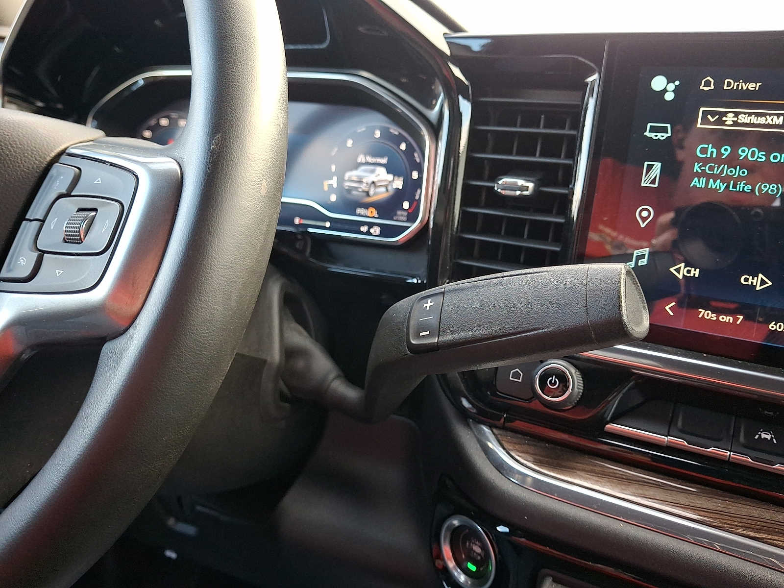 2024 Chevrolet Silverado 1500 LT - Photo 15