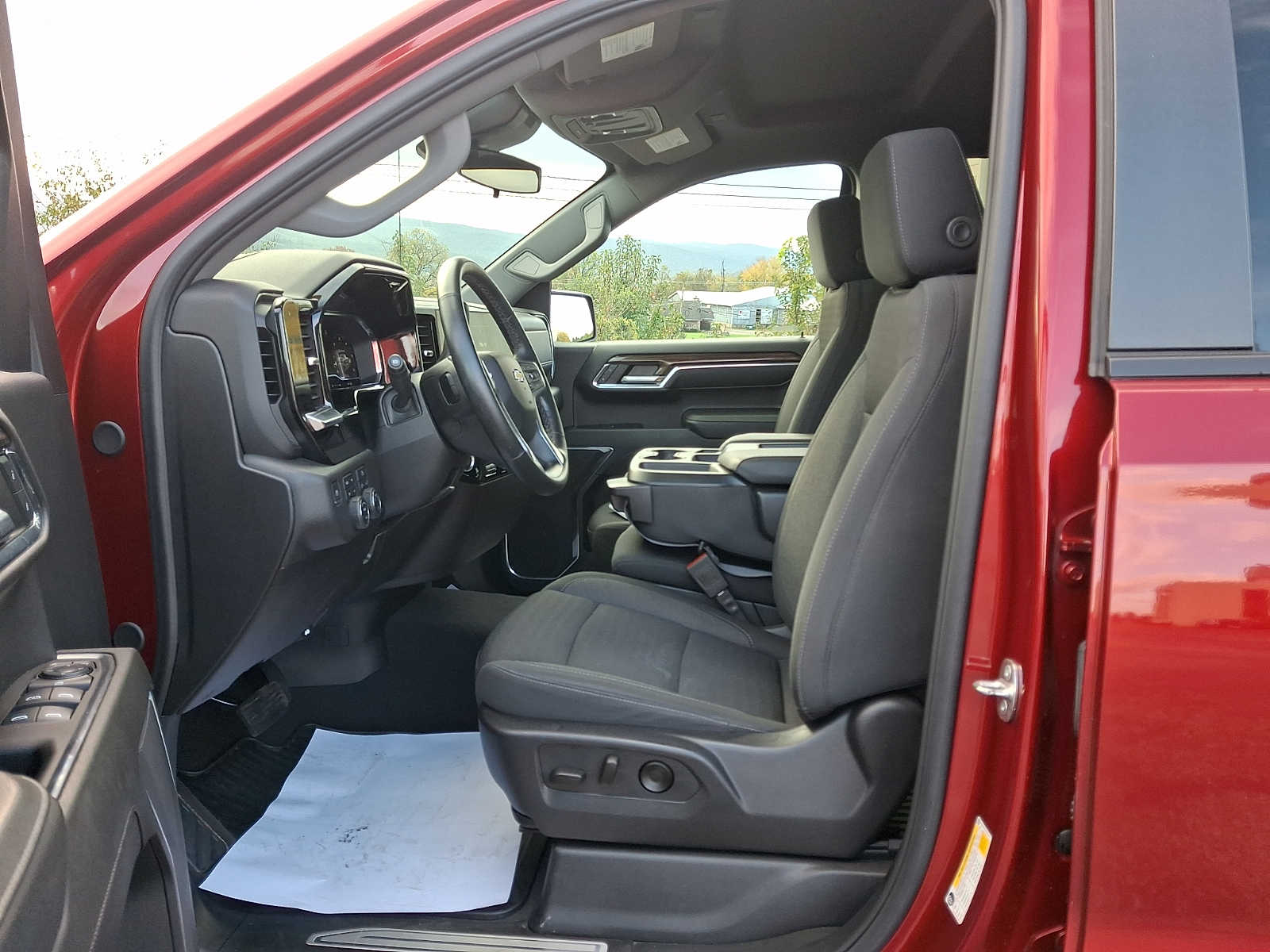 2024 Chevrolet Silverado 1500 LT - Photo 14