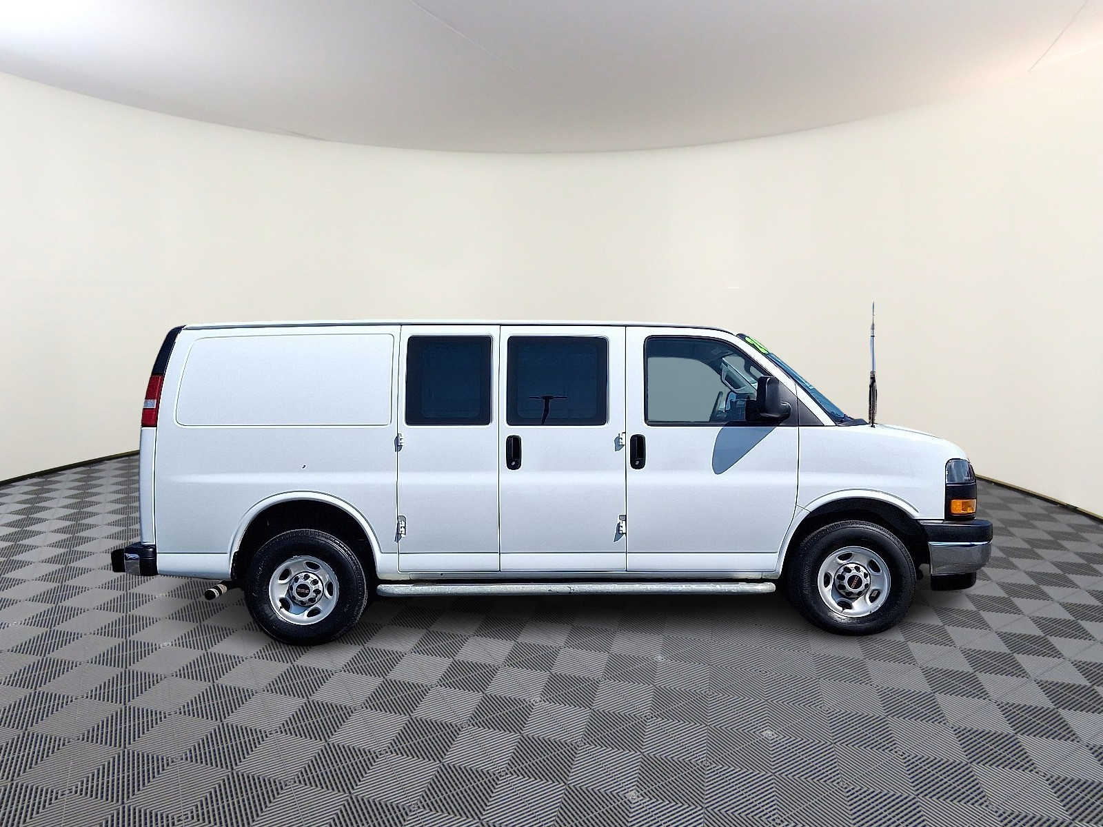 2024 GMC Savana Cargo Work Van - Photo 7
