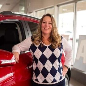Staff member Tamara Walker from ID_bd0684553252