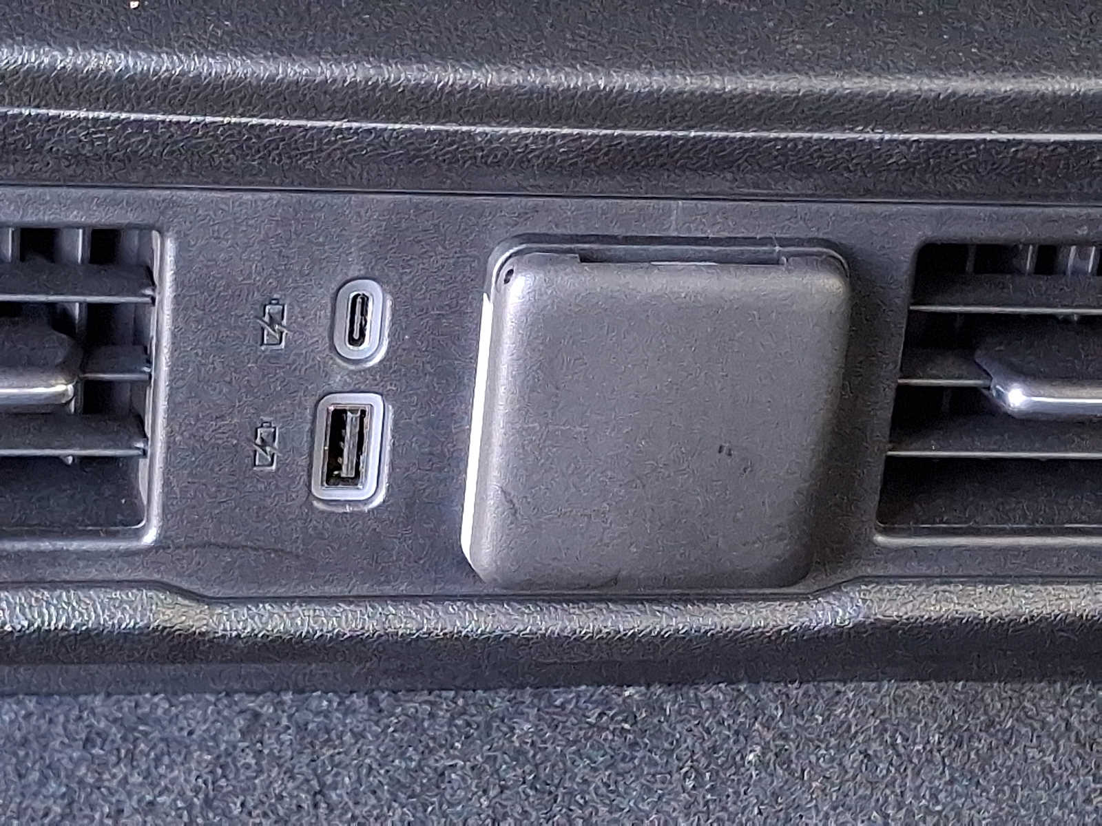 2024 Chevrolet Silverado 1500 LT - Photo 11