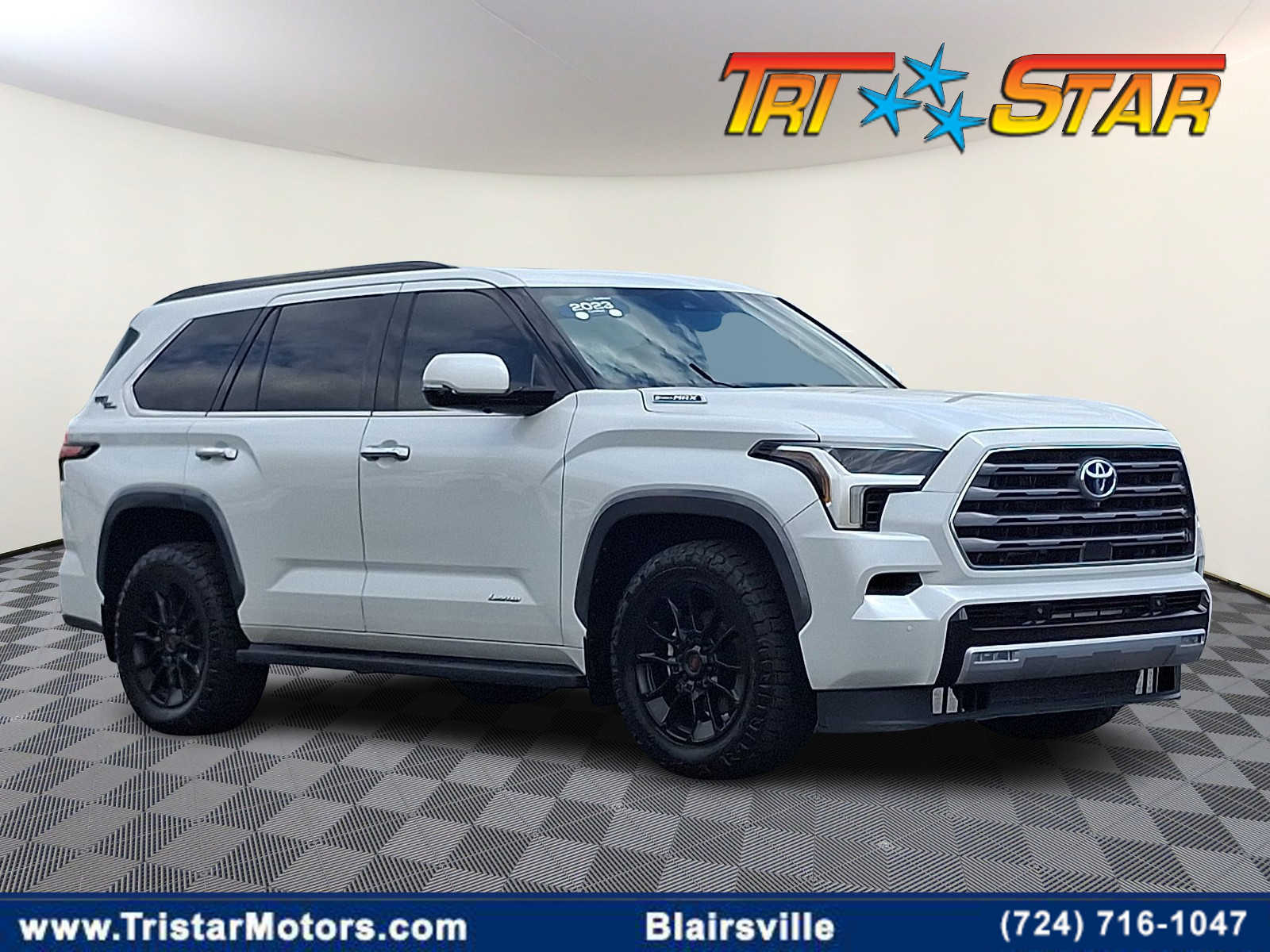 2023 Toyota Sequoia Limited 4WD i-FORCE MAX Hybrid's photo