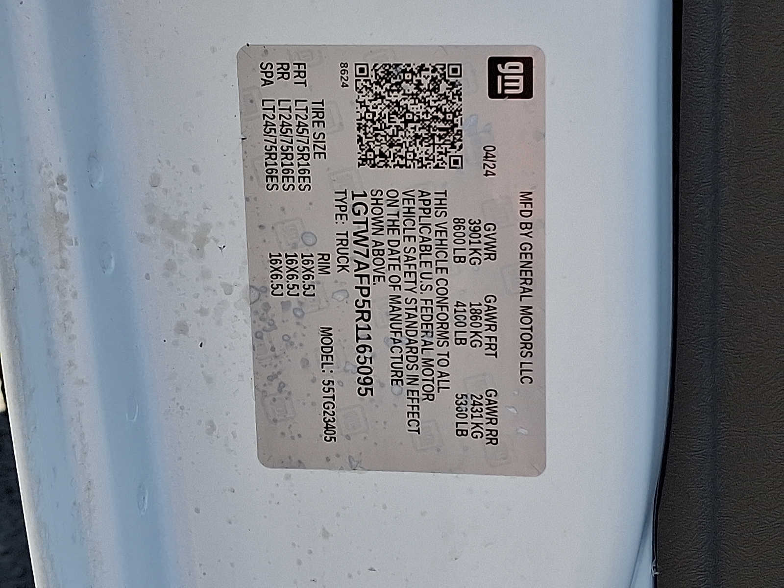 2024 GMC Savana Cargo Work Van - Photo 26