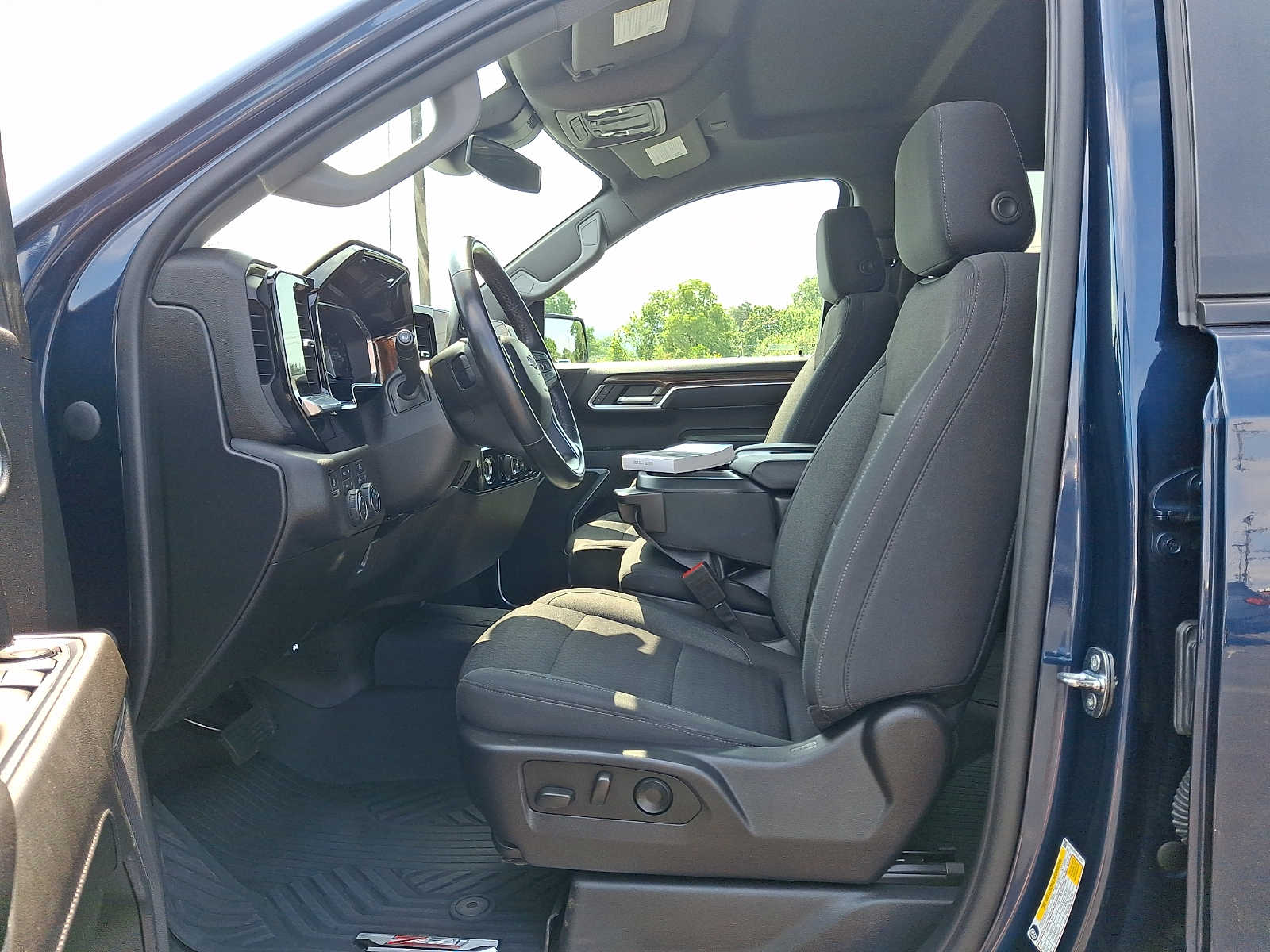 2022 Chevrolet Silverado 1500 RST - Photo 14