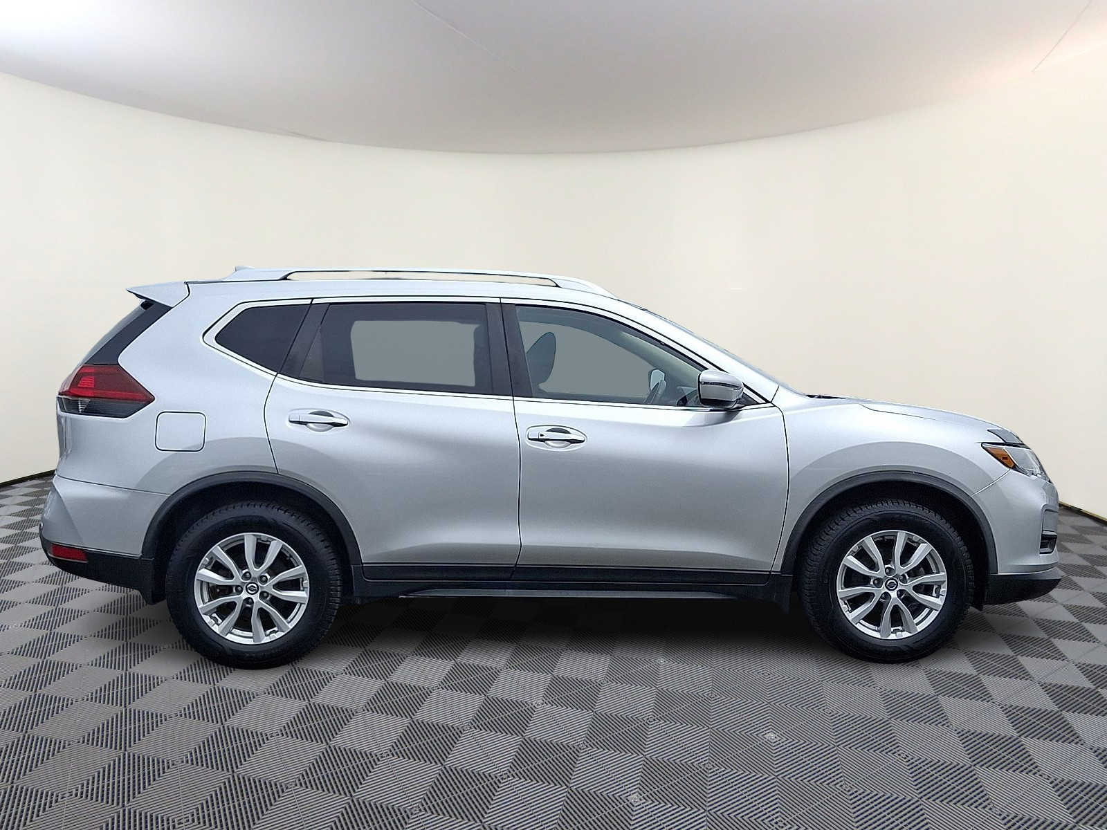 2020 Nissan Rogue SV - Photo 7
