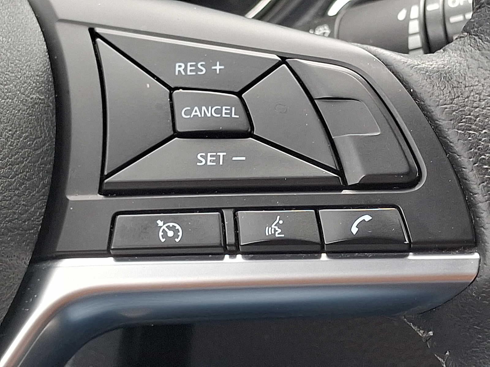 2020 Nissan Rogue SV - Photo 21