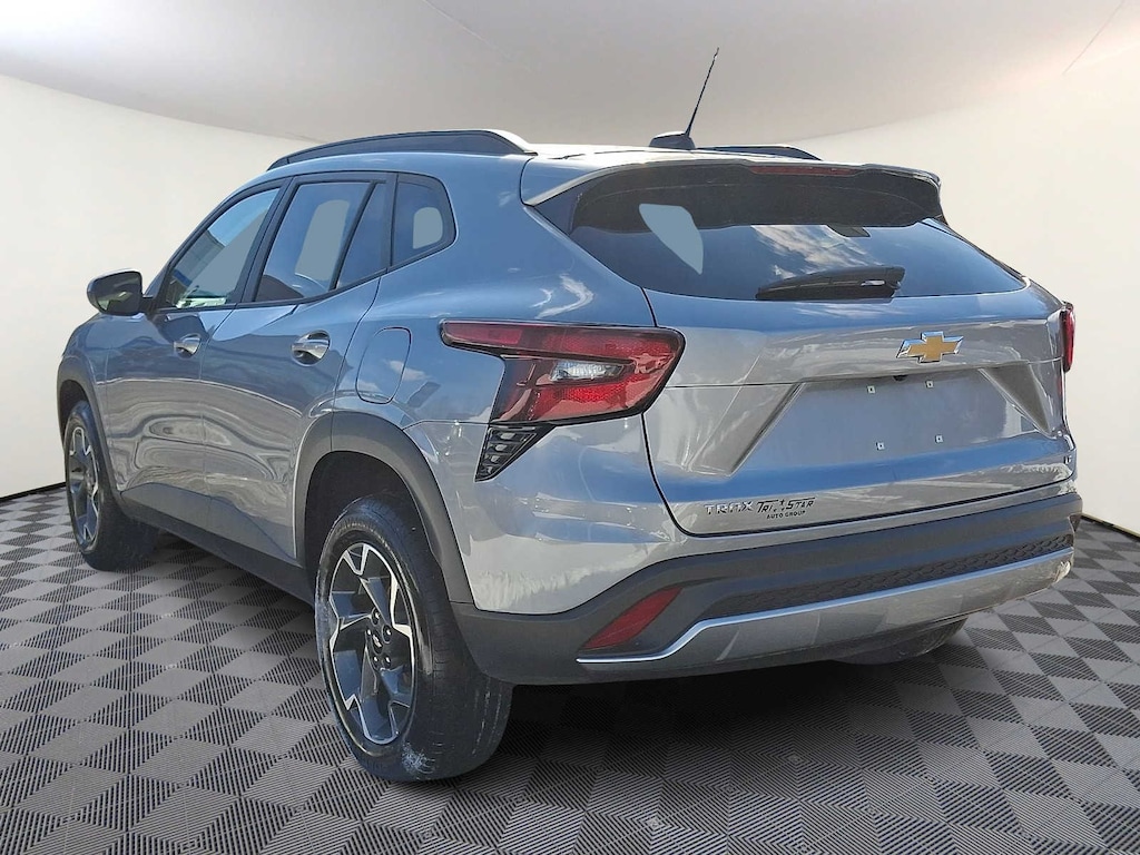 Used 2024 Chevrolet Trax LT SUV